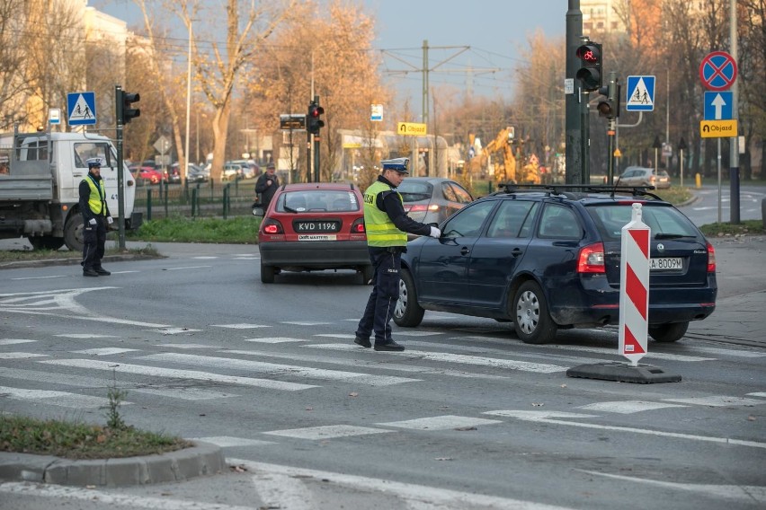 Kolejnym newralgicznym punktem jest skrzyżowanie al. Pokoju...