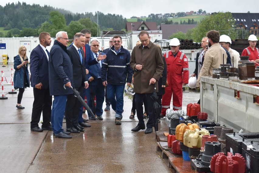 Prezydent Andrzej Duda odwiedził plac budowy odwiertu...