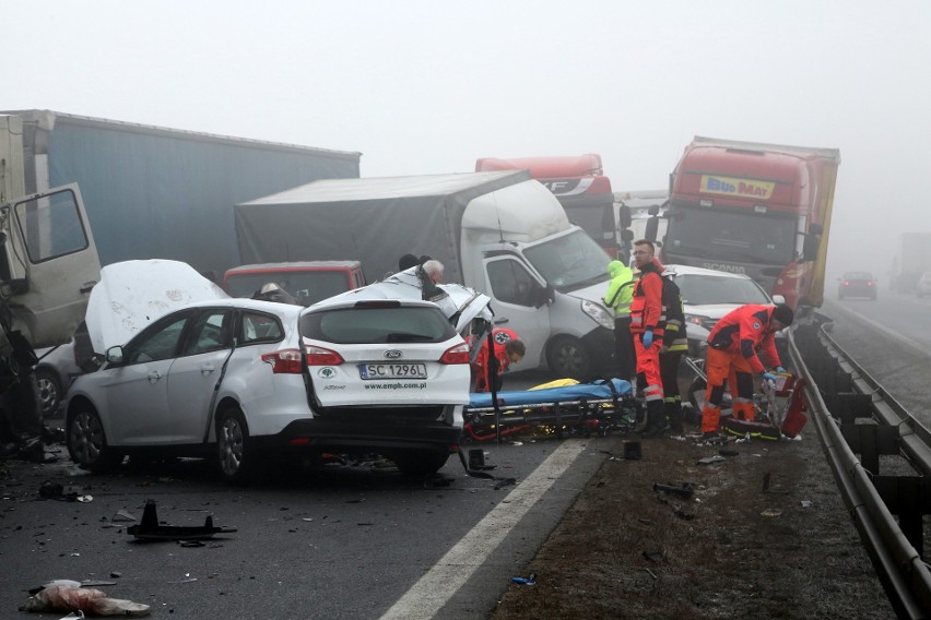 Karambol na A1 koło Piotrkowa Trybunalskiego. Zderzenie...