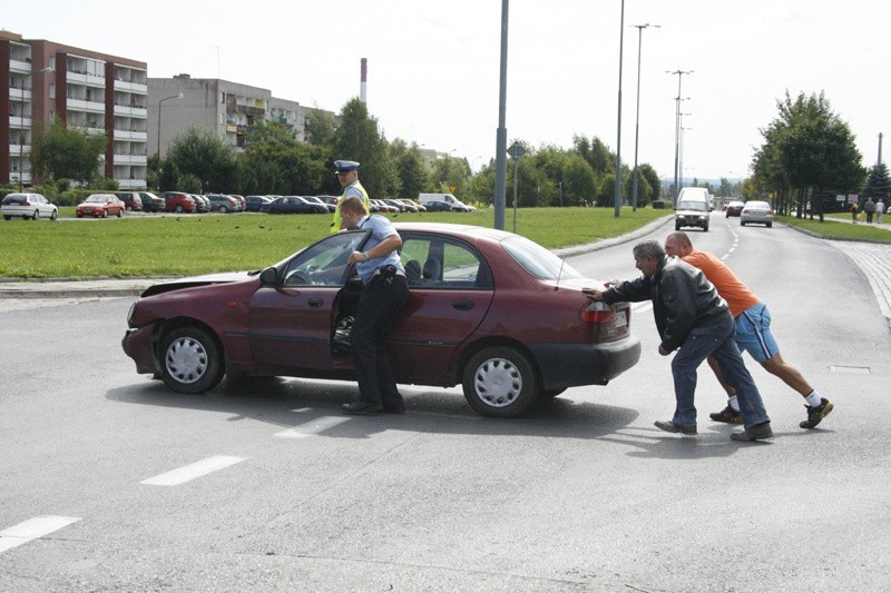 Czolowe zderzenie na ul. 11 Listopada w Slupsku. (Fot. Artur...