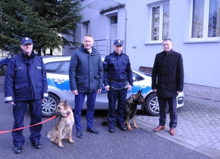 Naba i Bary rozpoczynają służbę w mieleckiej policji. To dwa świetnie wyszkolone czworonogi 