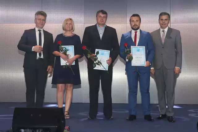 W czwartek, 13 czerwca w Centrum Konferencyjnym Targów Kielce odbyła się uroczysta gala plebiscytu Hipokrates Świętokrzyski 2018, podczas której laureaci z powiatu oraz całego regionu, otrzymali statuetki i dyplomy. Oto laureaci w kategoriach Lekarz Rodzinny, Pediatra, Stomatolog, Pielęgniarka/Położna oraz Przychodnia/Gabinet Roku w powiecie sandomierskim.