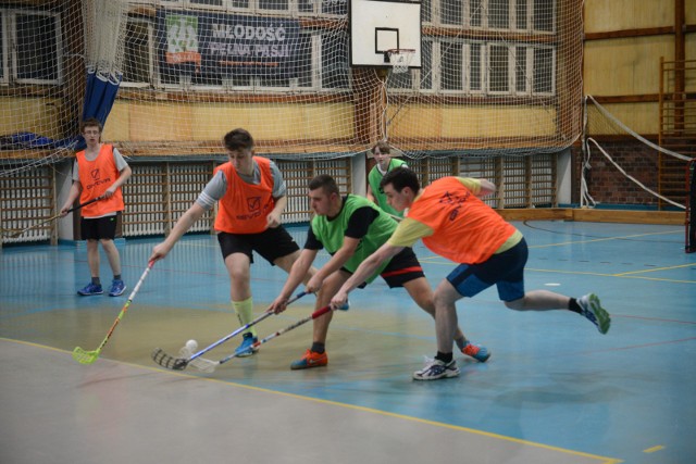 Unihokej to bardzo ciekawa dyscyplina sportu... i dla każdego bez względu na wiek czy płeć.