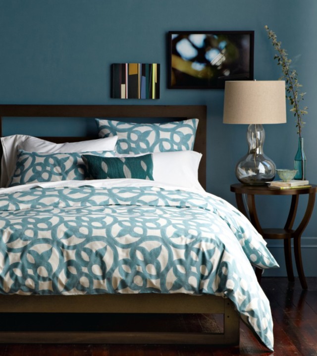 Sypialnia ze ścianiami pomalowanymi farbą matowąStopień połysku: farby matowe i półmatowe