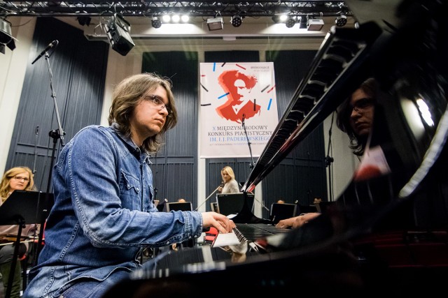 Jakub Kuszlik jest jednym z pięciu finalistów jubileuszowego Międzynarodowego Konkursu Pianistycznego im. I. J. Paderewskiego w Bydgoszczy