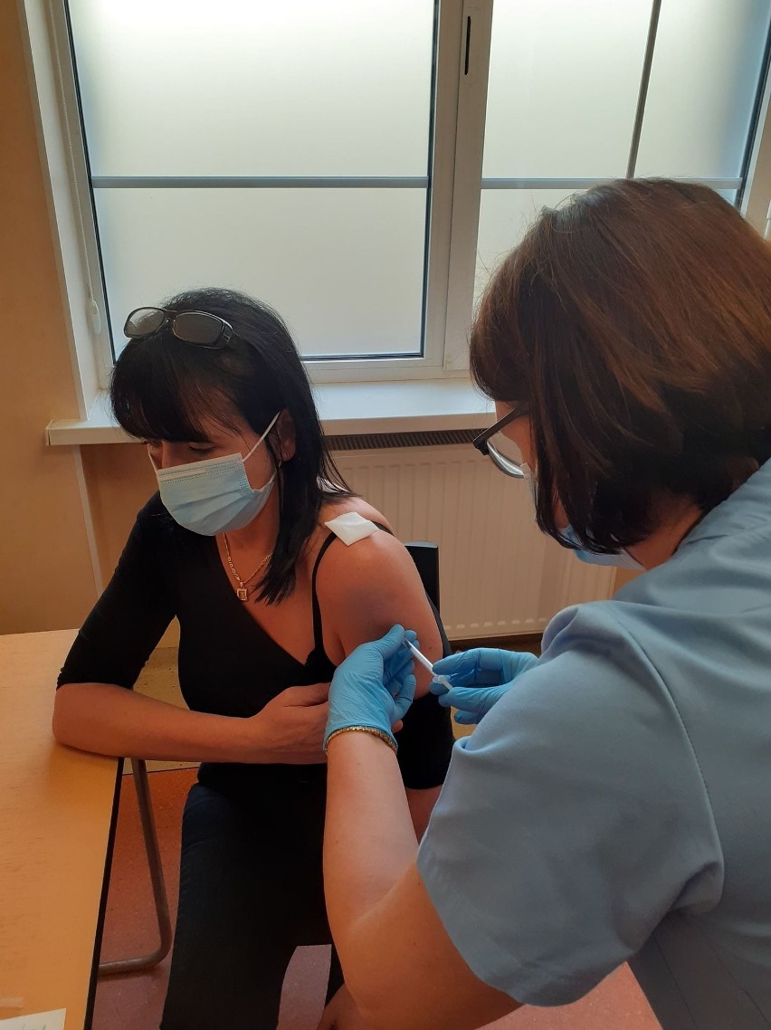 Pierwsze szczepienia przeciw covid-19 w bytowskim szpitalu.