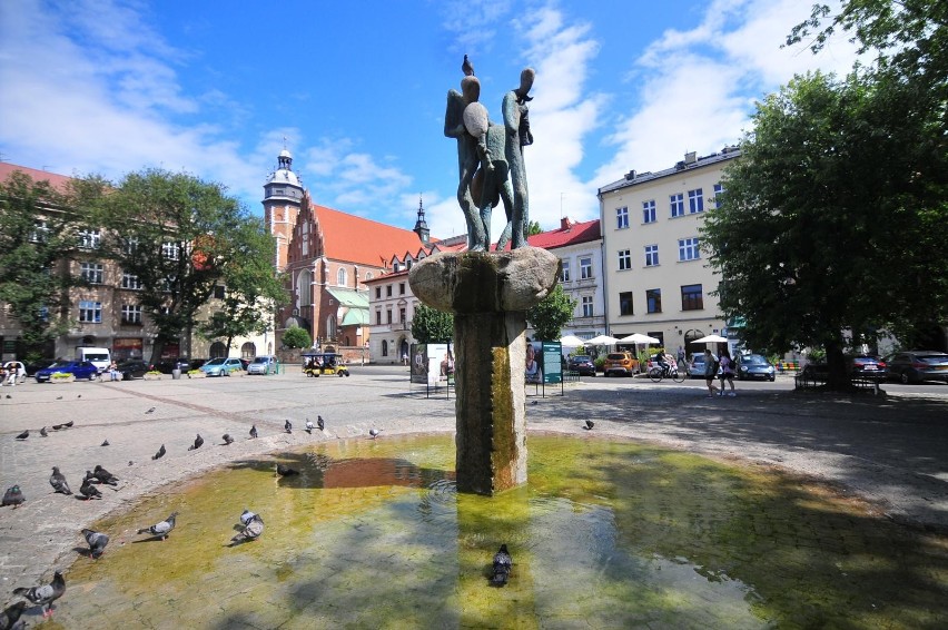 Jak urządzić na nowo plac Wolnica? Propozycje mamy poznać za...