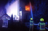 Nocny pożar w domu w Rosiejowie. Mieszkańcy zdołali uciec w porę