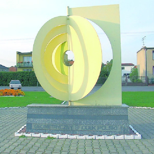 Pomnik w Piątku oznaczający geometryczny środek Polski.