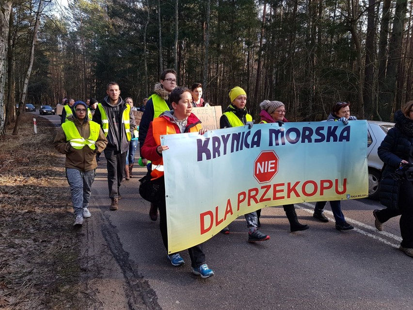 Protest mieszkańców Krynicy Morskiej przeciw przekopowi...