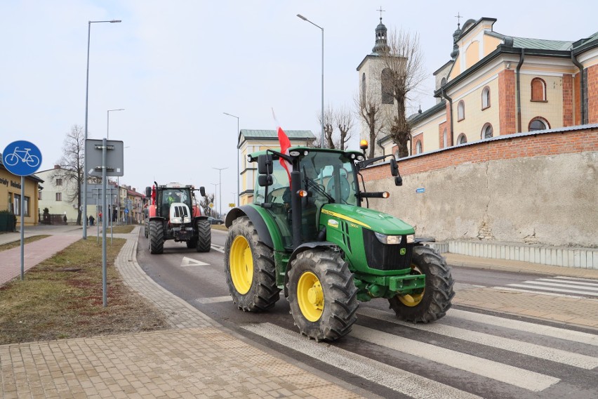 Utrudnienia w Piaskach. Rolnicy protestują, policja zaleca objazdy