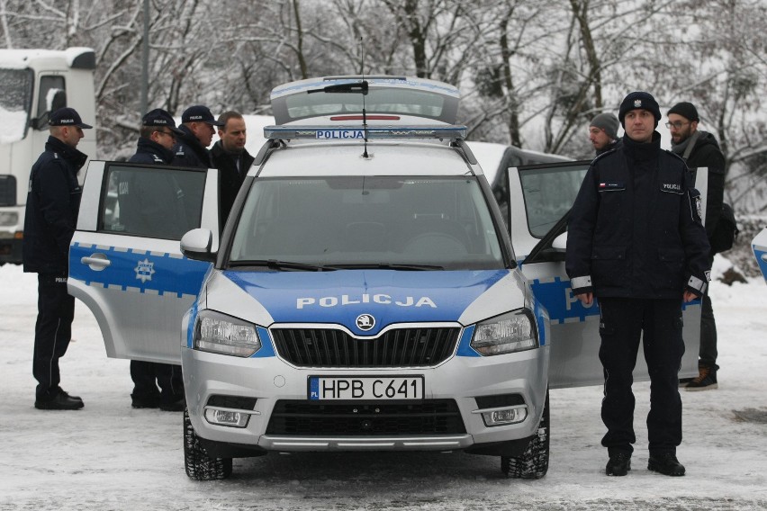 Flota dolnośląskiej policji powiększyła się o 37 samochodów.