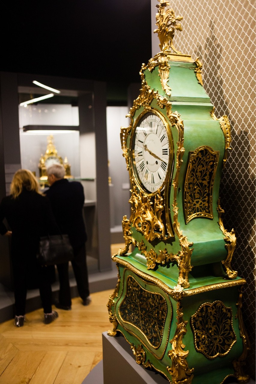 „Zegarami w zbiorach Zamku Królewskiego na Wawelu” możemy...