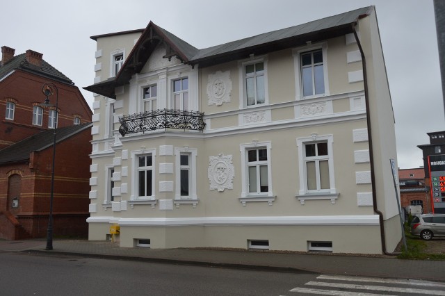 Nowe elewacje zyskały kamienice przy ulicy Bauera i sąsiednia – przy ulicy Wojska Polskiego.