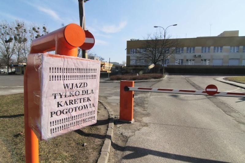 Grypa na Dolnym Śląsku. Trzy osoby nie żyją, kolejne szpitale ograniczają wizyty