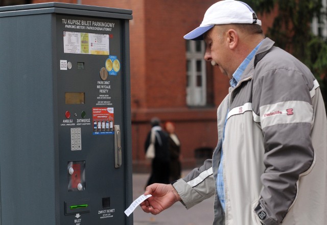 W Miejskim Zarządzie Dróg zakończyła się kontrola w związku z doniesieniami o zamieszaniu z pozwoleniami na bezpłatne parkowanie w Toruniu.