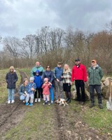 Gardening Club Bydgoszcz upiększa Myślęcinek. Są nowe drzewa, wyrośnie sad społeczny