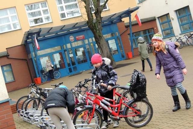 Zakaz wstępu na teren szkoły obowiązuje w SP nr 5 od października