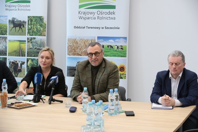 W piątek, 10 marca, podczas specjalnie zwołanej konferencji prasowej, z przedłużenia umowy tłumaczył się Jacek Malicki, zastępca dyrektora generalnego KOWR.