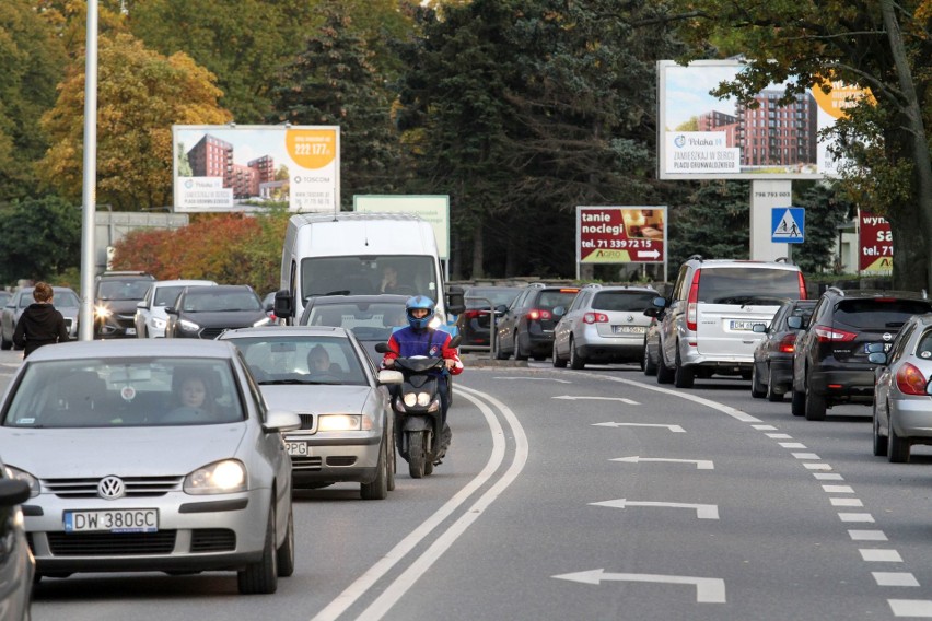 Kolejny biurowiec już gotowy. Jeszcze większe korki na Zwycięskiej? 