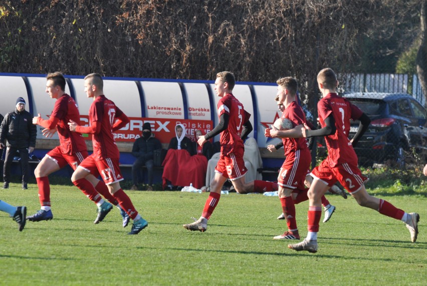 Centralna Liga Juniorów U-17: Wisła - Cracovia. Derby Krakowa pod wodzą... sędzin. "Pasy" przyćmiły "Białą Gwiazdę" [ZDJĘCIA]