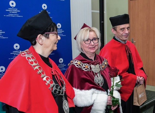 Wybory prorektora ds. Collegium Medicum UMK odbędą się 5 kwietnia. Obecnie funkcję tę pełni prof. dr hab. Kornelia Kędziora-Kornatowska (na zdjęciu druga od lewej).