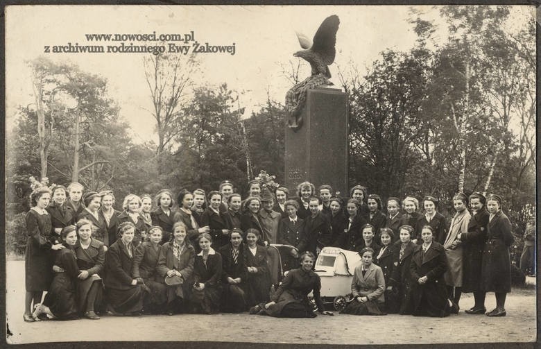 Odsłonięty w 1937 roku pomnik wojsk balonowych, dzieło...