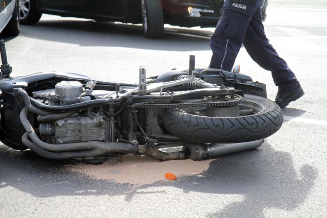 Tragiczny wypadek w Błądzimiu w powiecie świeckim. Nie żyje motocyklista.