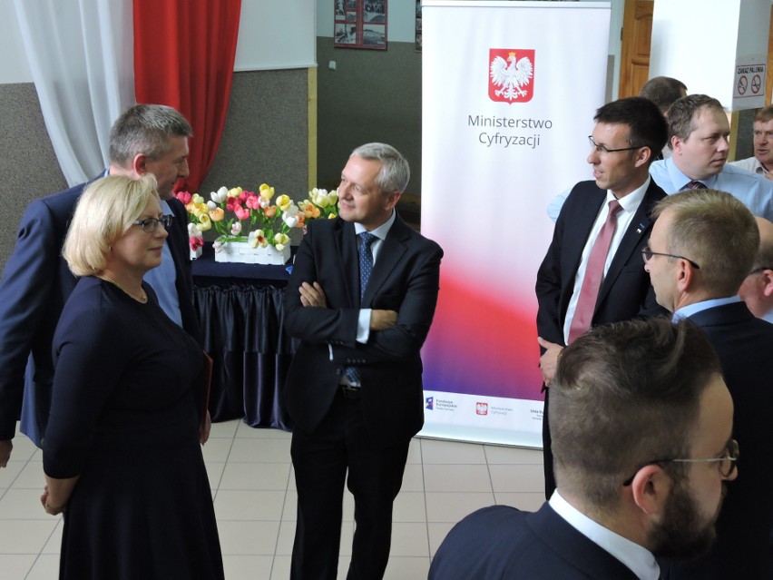 Minister cyfryzacji Marek Zagórski w Kadzidle: inauguracja projektu budowy sieci internetowej
