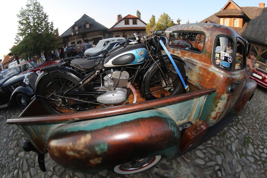 Czar dawnych automobili w Miasteczku Galicyjskim