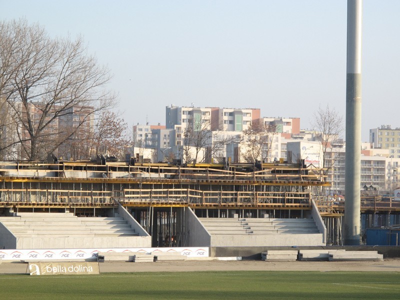Budowa trybuny na Stadionie Miejskim w Rzeszowie...