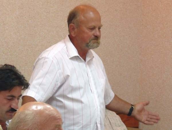 Sołtys Skowierzyna Zbigniew Bieniek na sesji Rady Gminy poskarżył się na kontrolę policji.