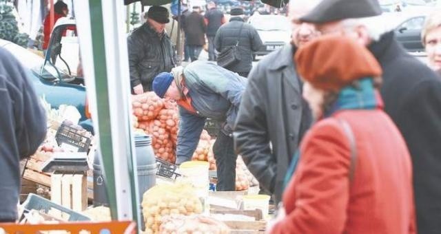 Od 23 sierpnia na giełdzie rolno-towarowej przy ul. Andersa będziemy mogli kupić oprócz owoców i warzyw także samochody