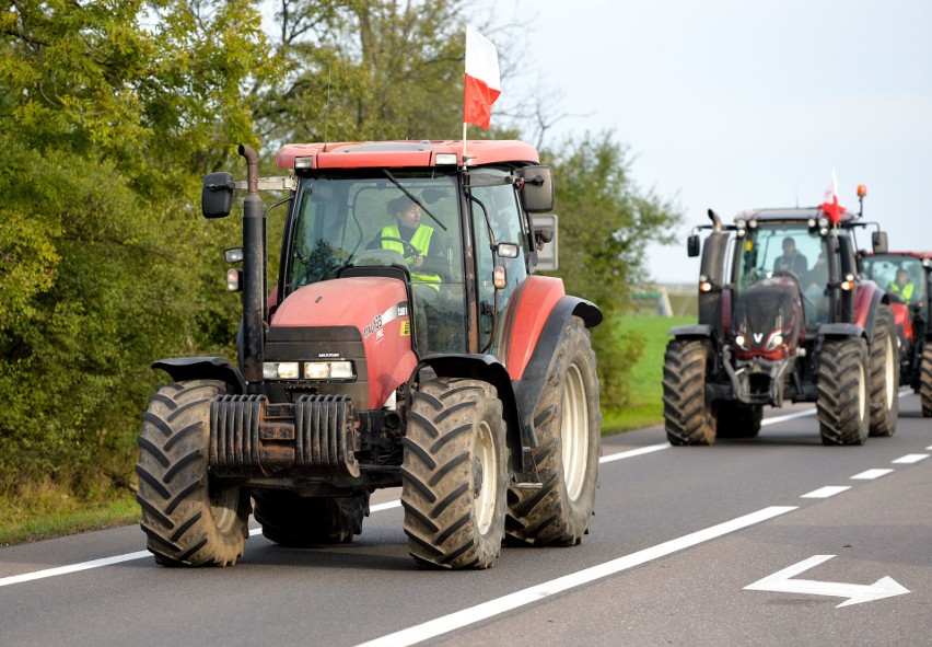Protest rolników na drodze krajowej nr 77 w Skołoszowie niedaleko Przemyśla [ZDJĘCIA]