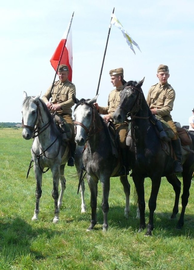 Będzie okazja zobaczenia konnych husarzy z Chorągwi Rycerstwa Ziemi Sandomierskiej i ułanów.