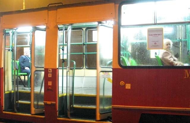 Tramwaj nocny linii 1N na juwenalia UMK w Toruniu - kursy dla studentów będą bezpłatne