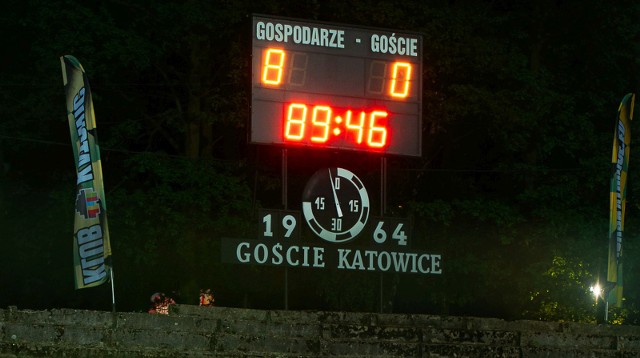 W sobotni wieczór kibice GKS-u pewnie nie mogli się napatrzeć na tablicę świetlną stadionu przy Bukowej