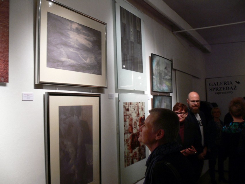Artyści "Porównań" nagrodzeni w Biurze Wystaw Artystycznych w Sandomierzu. Posypał się deszcz nagród
