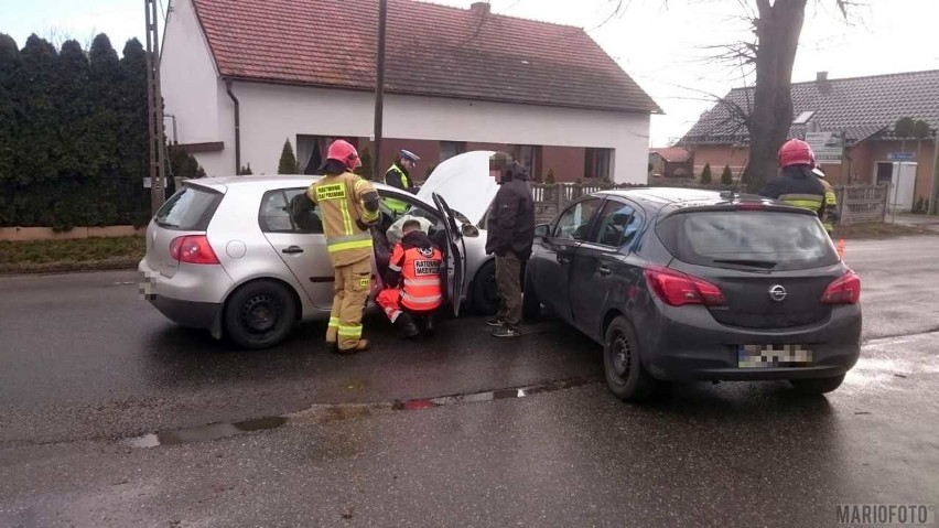 Tarnów Opolski: Zderzenie dwóch samochodów osobowych