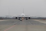 Boeing 767 polskiej linii SkyTaxi wylądował w Jasionce. Będzie tu miał bazę [ZDJĘCIA]