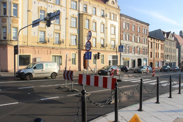 Remont ul. Bytomskiej w Piekarach Śląskich dobiegł końca. Wciąż jednak nie wszystkie pasy są przejezdne. Zobacz zdjęcia >>>