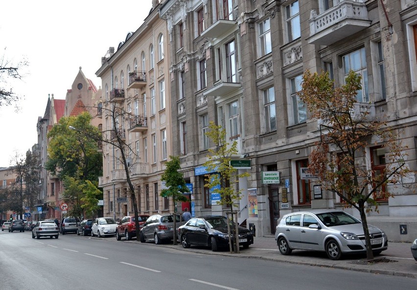 Drzewa przy ul. Chopina w Lublinie umierają. Ratusz: Doraźne rozwiązania nie pomogą