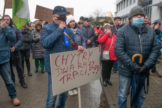 Na początku listopada w Tarnowie Podgórnym odbył się protest przeciwko drastycznym podwyżkom. Mieszkańcy zebrali się pod siedzibą dostawcy, firmy G.EN. Gaz.Zobacz zdjęcia -->
