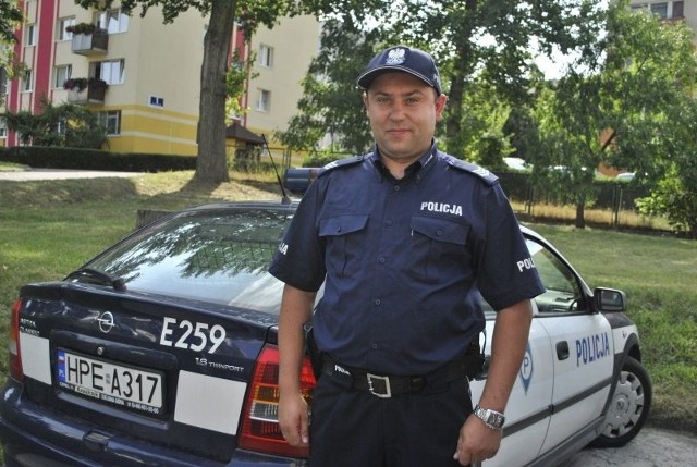 Sierż. sztab. Wojciech Strzelczyk pracuje w policji od ponad 12 lat. Od dwóch jest dzielnicowym.