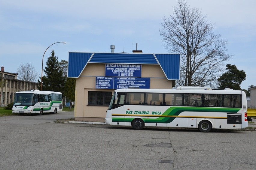Powiat stalowowolski otrzymał pieniądze na zakup nowych autobusów dla Przedsiębiorstwa Komunikacji Samochodowej. Zobacz zdjęcia