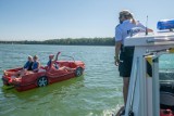 Policjanci codziennie patrolują poznańskie jeziora. Ich sojusznikiem jest... piwo bezalkoholowe