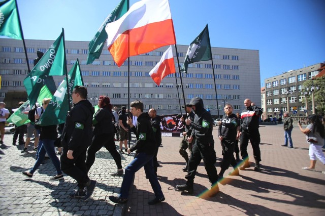 Marsz Powstańców Śląskich, zorganizowany przez Młodzież Wszechpolską, zwołano 6 maja. Marsz narodowców zablokowali antyfaszyści, a chwilę później służby miejskie na polecenie prezydenta Katowic rozwiązały zgromadzenie. Na miejscu doszło do starć z policją.