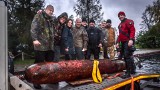 Z Miedwia wydobyta została 700 kg lotnicza torpeda. Leżała w wodzie 76 lat. Trafiła do Fortu Gerharda - Muzeum Obrony Wybrzeża w Świnoujściu