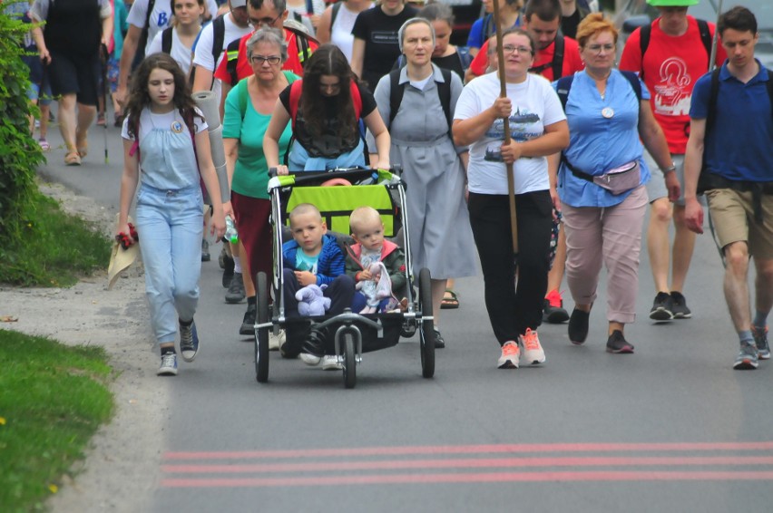 Pierwszy postój pielgrzymów w Zielonkach