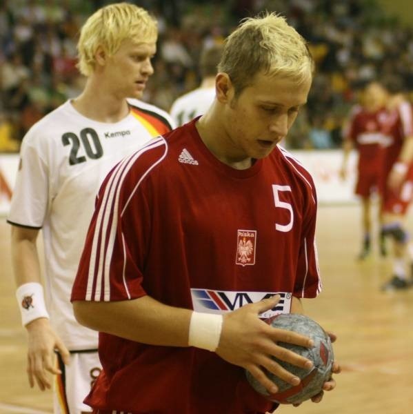 W kadrze jest reprezentant Vive Kielce Mateusz Jachlewski.